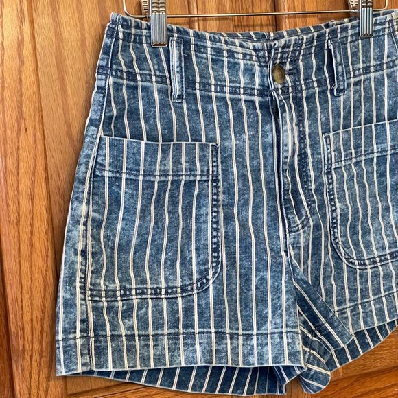 American Eagle Womens Size 2 Striped Denim Shorts Hi Rise Pockets Comfy Stretch - Picture 3 of 12
